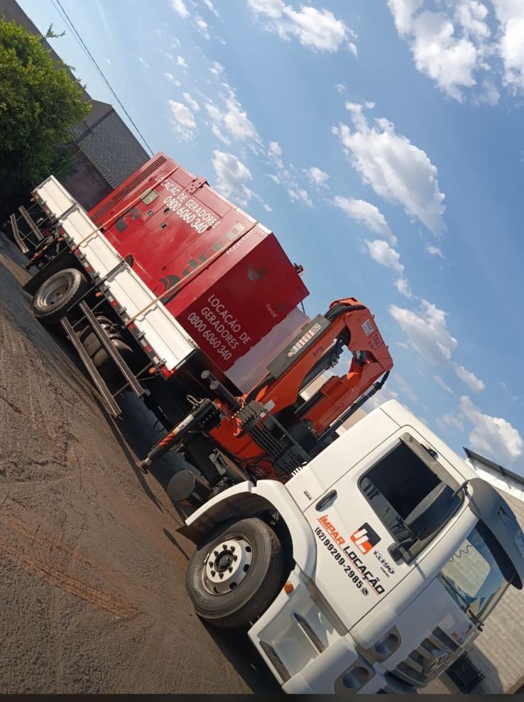 Operação de caminhão munck Ímpar Locações 08
