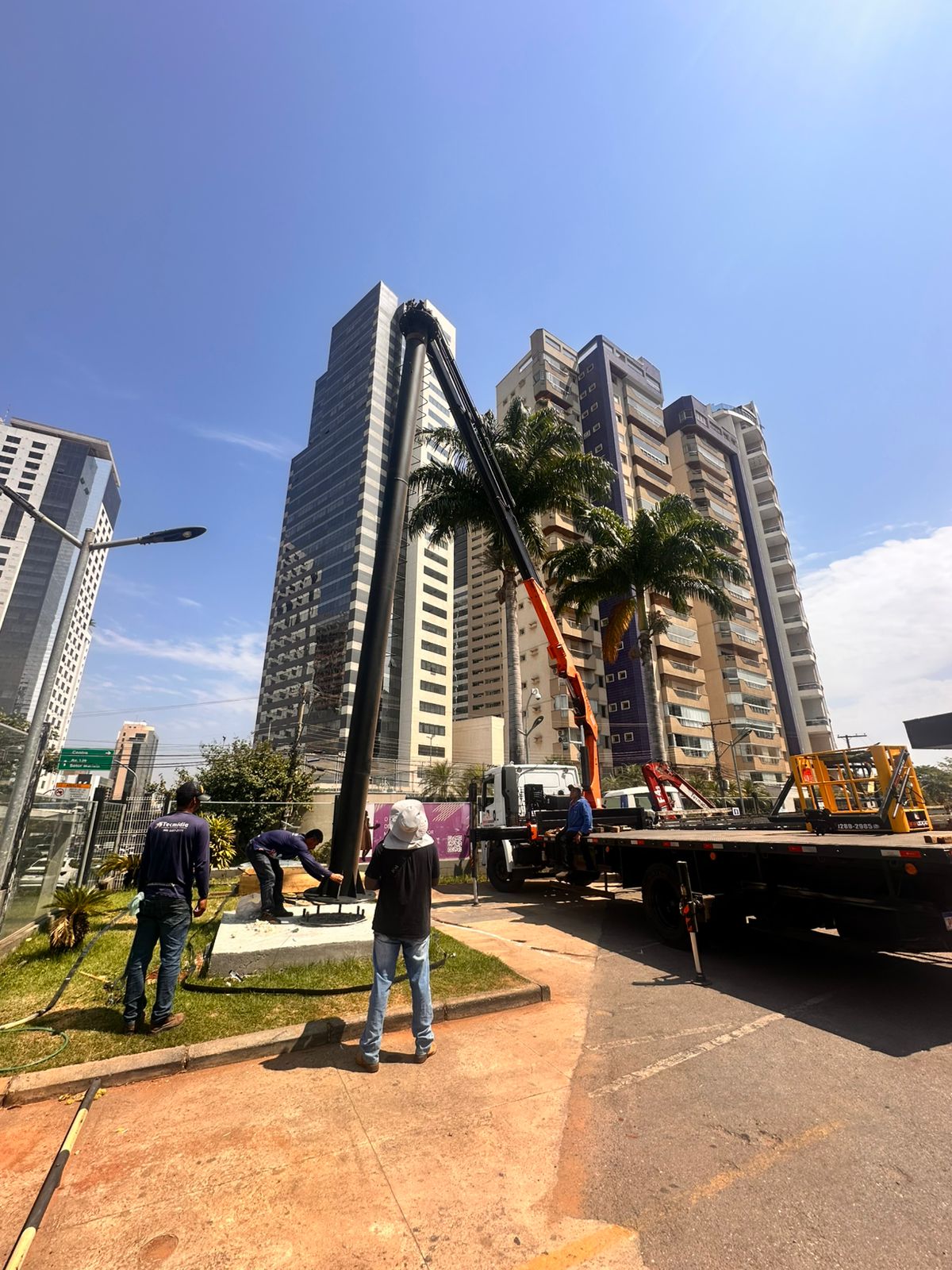 Operação de caminhão munck Ímpar Locações 03